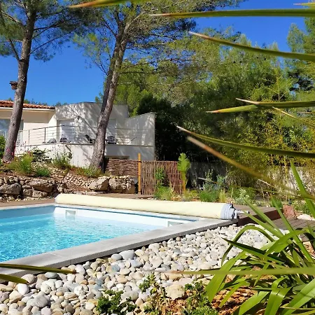 D'hotes Les Libellules Bed & Breakfast *