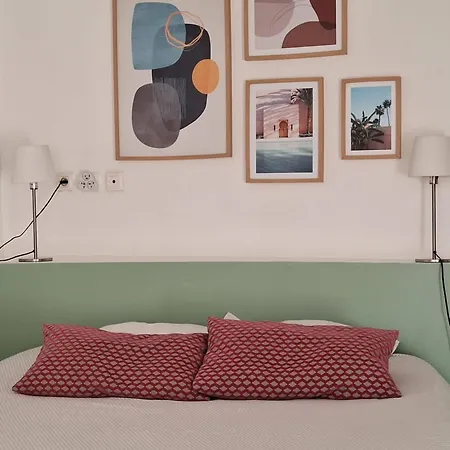 D'hotes Les Libellules Bed & Breakfast