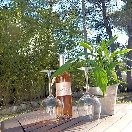 D'hotes Les Libellules Bed & Breakfast 3*